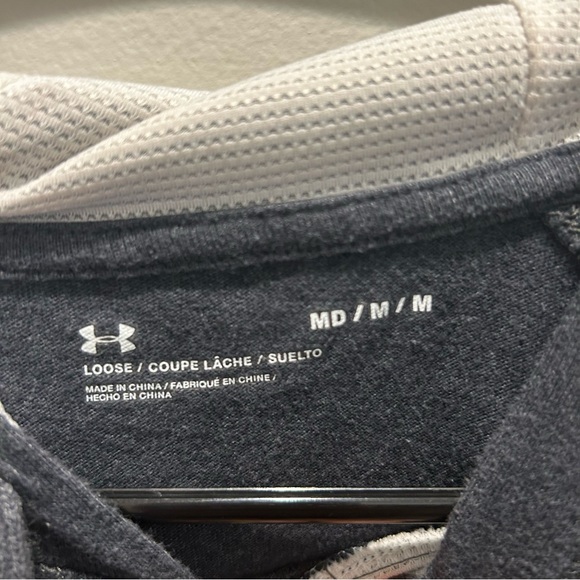 Under armour hooded short sleet top size medium - Picture 3 of 4